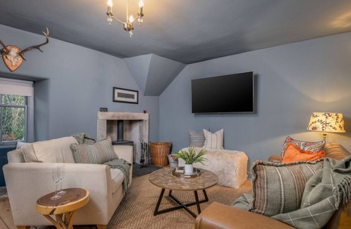 Dunblane Apartment | The Unique Cathedral Hideaway