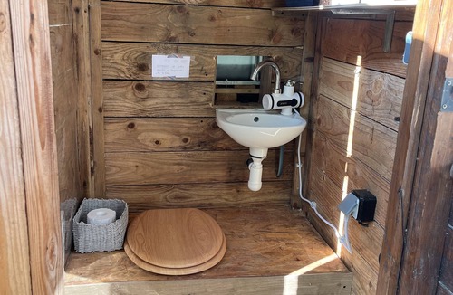 Cresseveuille Ski Chalet | The unusual oak chalet