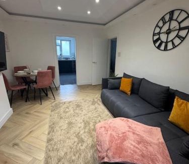 Nightingale Apartment | The Upper Tooting Beauty - 2bed Ground Floor Flat