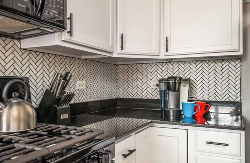 Tri-Taylor Condo | The Upscale Getaway Near Downtown