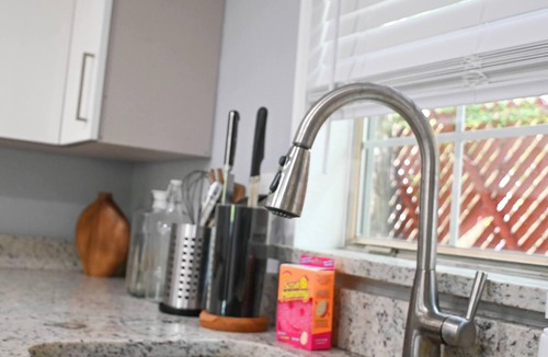 Richland Hills House | The Urban Oasis: Pet-friendly, Full Kitchen, Pool, Office Space!