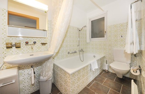 Sundlauenen Apartment | The vacation apartment Lerche is located in the beautiful Bernese Oberland in the middle of the quie