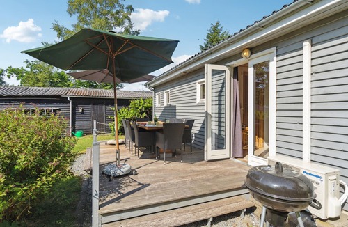 Egense House | The vacation home in Egense is located directly on the Limfjord.