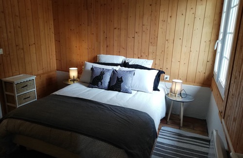 Saint-Etienne-l'Allier Bed & Breakfast | The valley.