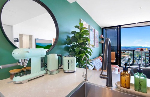Fortitude Valley Apartment | `The Valley Vibe! That View`