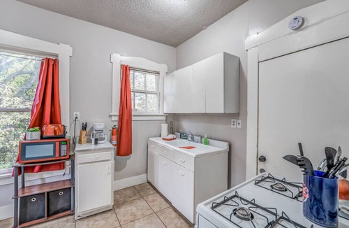 New Pathways Apartment | The Vance Corner Suite | Bright & Relaxing