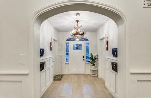 Denton Apartment | The Vanderbilt Mansion Apt 11 Near Downtown & TWU