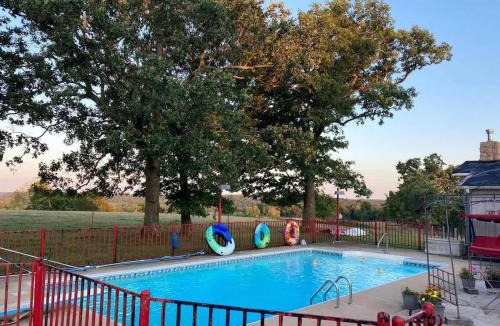 Siloam Springs Apartment | The Varnadoe Villa- Farm Stay