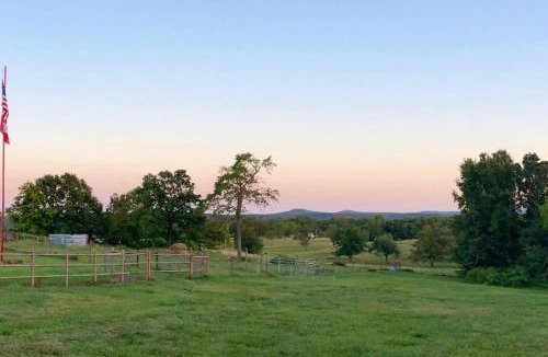 Siloam Springs Apartment | The Varnadoe Villa- Farm Stay