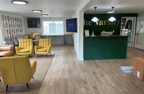 Centralia Hotel | The Varsity Inn North