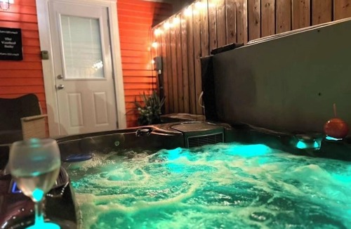 Harbour Main House | The Vaulted Tiny house w/Hot Tub-A Luxury Stay in Cupids NL