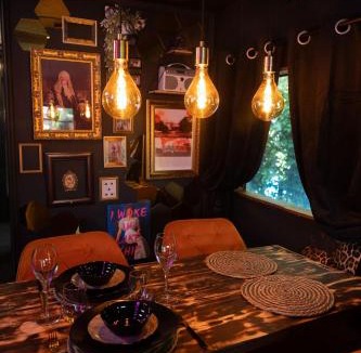 Burnham-on-Sea House | The Velvet Hideaway