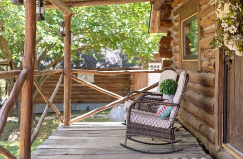 Rudy Cabin | The Velvet Rooster – Cozy Cabin Stay with Pasture Views & Modern Comforts