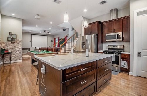 Riverside Terrace Bed & Breakfast | The Vibe 3bd X 4b I Downtown l Med Center I NRG Stad l Free Parking