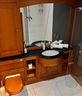 Holmes Chapel Hotel | The Vicarage