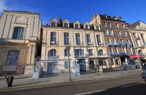 Dieppe Apartment | The Vicomté panorama