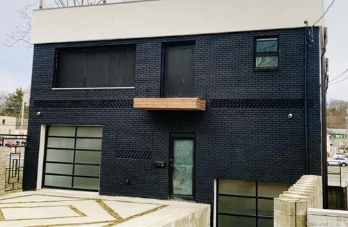 Hamden House | The Victor