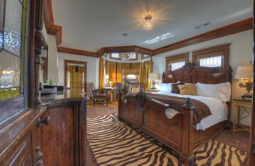 Downtown Bed & Breakfast | The Victoria B & B