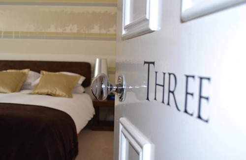 Mortlake Hotel | The Victoria