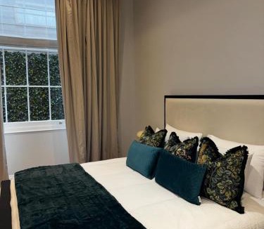 Moffat Apartment | The Victorian Residence