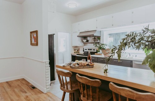 Cloverdale House | The Victorian