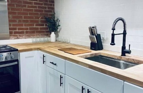 Tisbury House | The Vienyard Haven Hideaway Apt