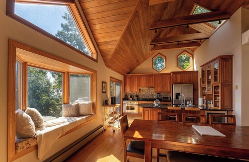 Chestnut Springs Cabin | The View at Crawfords Edge - Trails+Tastings+Peace