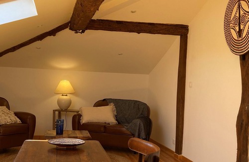 Auriac-sur-Vendinelle Apartment | The View on the Bell Tower, Auriac-sur-Vendinelle