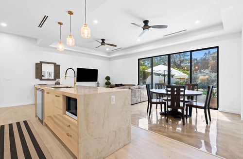 Bouvet Island House | The View@FTL pool & rooftop jacuzzi