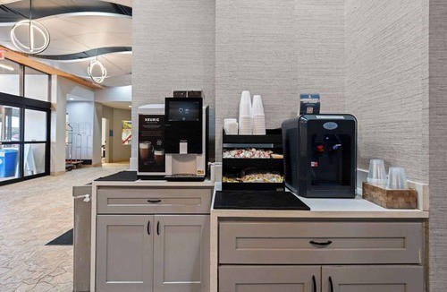 Northeast Virginia Beach Condo | The View Is Doing All the Work