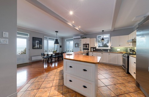 Saint Irenee House | The view is magnificent on the St-Lawrence River!