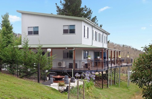 Lithgow City Council House | The View @ Ulandi