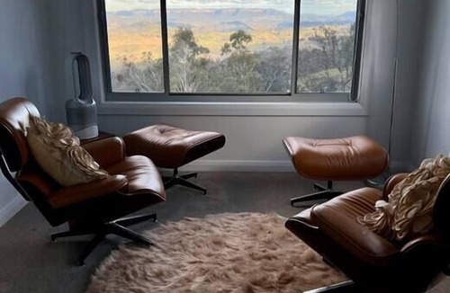 Lithgow City Council House | The View @ Ulandi - Jenolan Caves & Blue Mountains