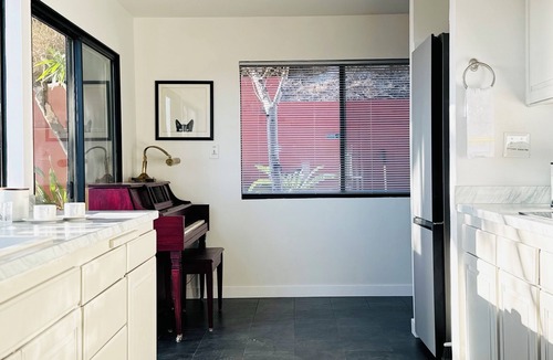 La Crescenta House | The View at Hawk's Perch