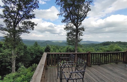 Apple Ridge House | The View