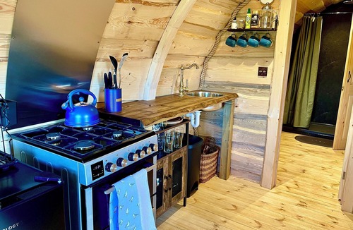 Bontnewydd Cabin | The Viking Lodge with Sauna