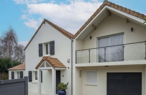 Saint-Germain-sur-Morin Villa | The Villa Bora, 14pax, 10min Disneyland Paris