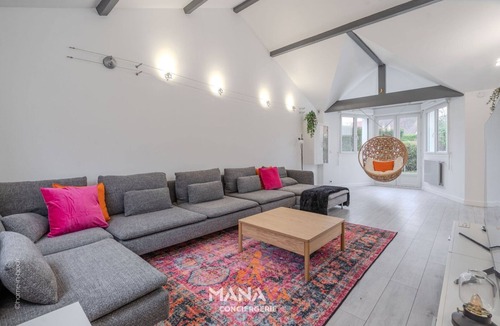 Saint-Germain-sur-Morin Villa | The Villa Bora, 14pax, 10min Disneyland Paris