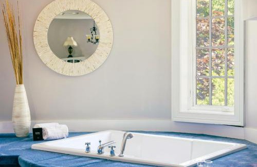 Westerly Bed & Breakfast | The Villa Bed and Breakfast