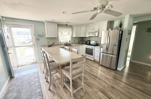 North Cape May House | The Villa By the Bay POOL NOW OPEN! Private Heated Pool & Hot Tub!
