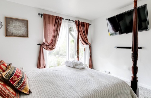 North Chesterfield House | The Villa On Falling Creek.