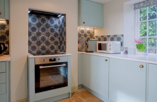 Coberley House | The Villa - Rustic Chic 3BD with Private Garden!