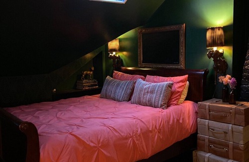 Boystown Bed & Breakfast | The Villa Toscana