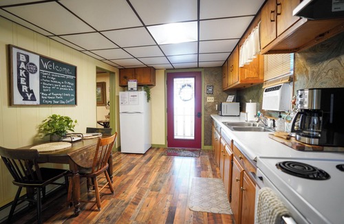 Brockton House | The Village at Houser's Crossing