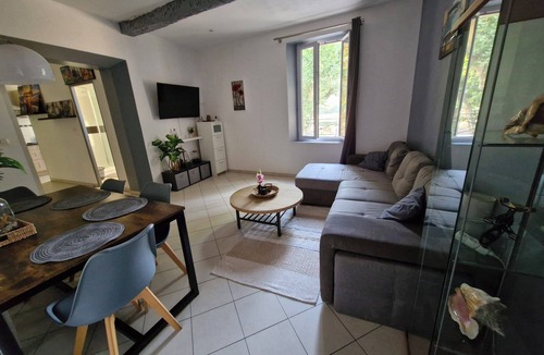 Forcalqueiret Apartment | The village cocoon