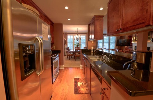 Greensboro Resort | The Village Condo