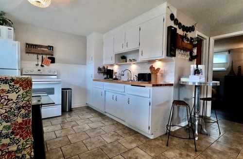 Williamsville Apartment | The Village Flat *BEST SPOT IN WNY!*