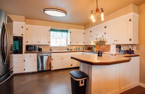 Central Oklahoma City Cottage | The Village Home w/Pool, 12 Mi to Okc!