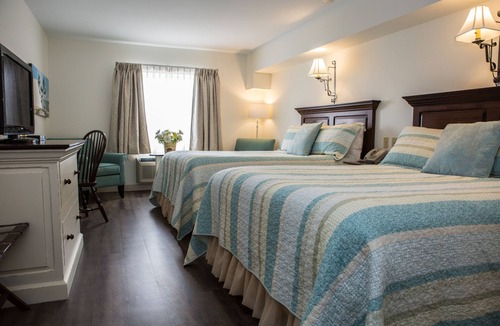 Lakefield Hotel | The Village Inn