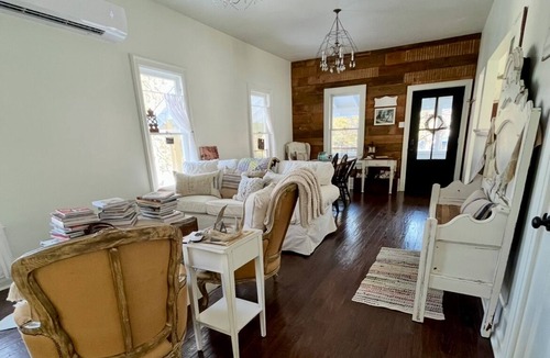 Lakewood Cabin | The Village Inn Chautauqua Lake: Cozy Boutique Stay in Charming Lakewood